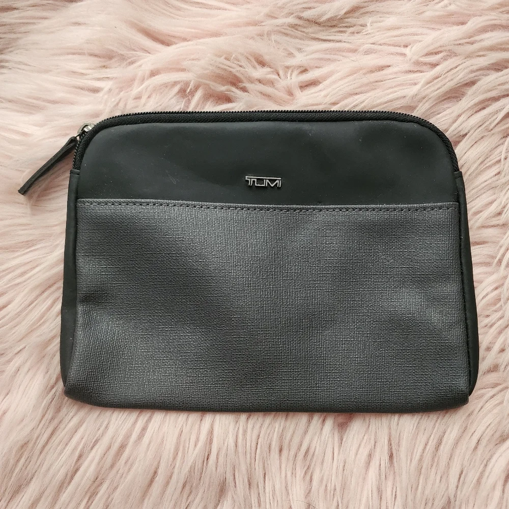 TUMI Delta zipper travel pouch cosmetic bag